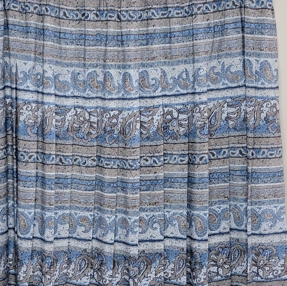 Koret | Pleated Blue Tan Striped Paisley Print Midi Skirt with Elastic Waist - Picture 2 of 5